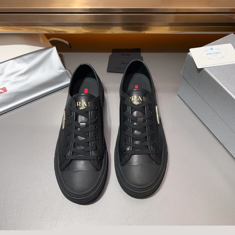 Pra*a casual shoes